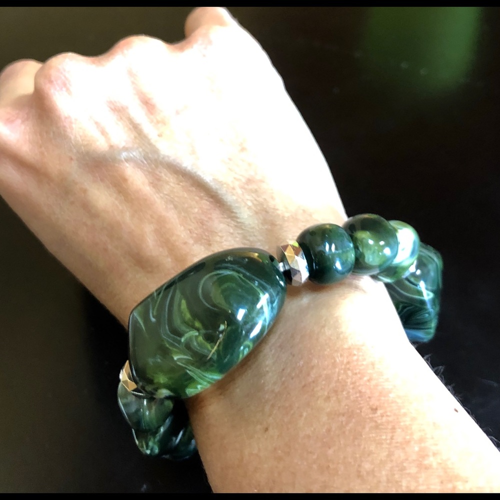Vintage Green marbled beads with silver tone accents elastic bracelet